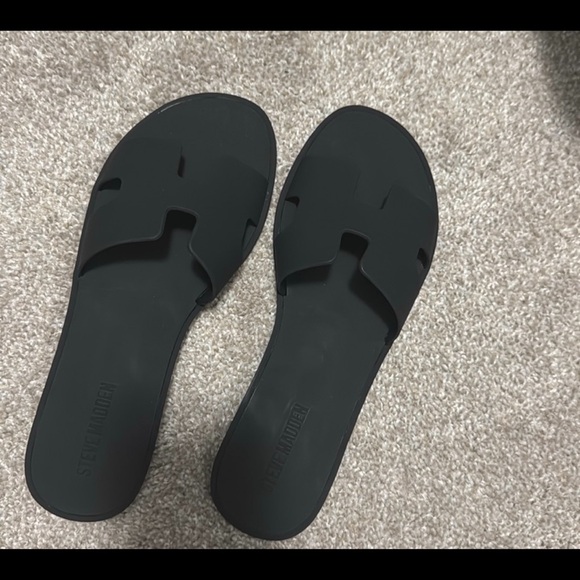 Steve Madden Black Slide Sandals - Picture 2 of 3